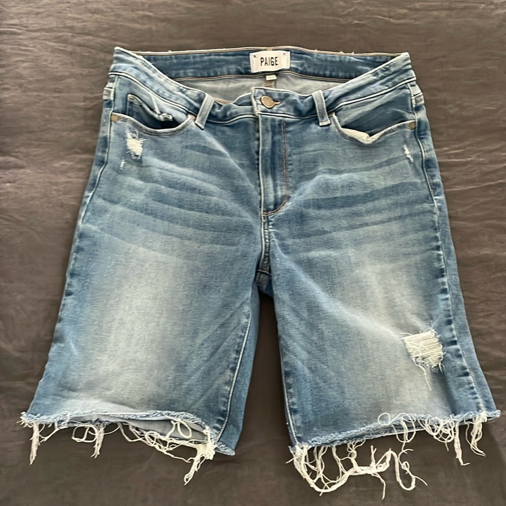 PAIGE Jax knee jeans shorts size 30 light blue distressed beach festival slim